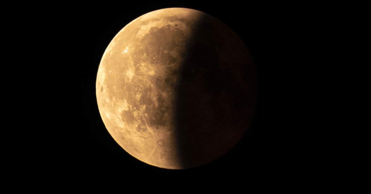 Lunar eclipse over Germany How you can witness the spectacle