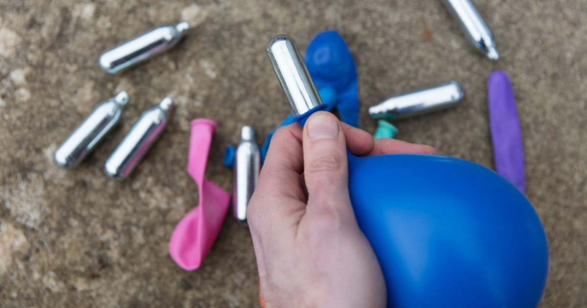 BSR waste disposal warns Berliners about explosive laughing gas