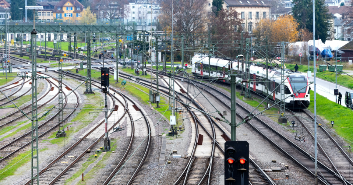 Konstanz train passengers told to jump up and down to free wedged door